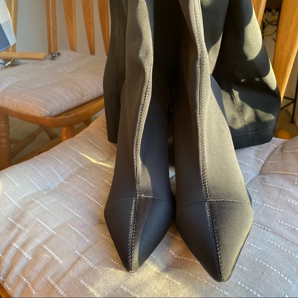 Pretty Little Things Black High Knee Block Heel Boots Size 7